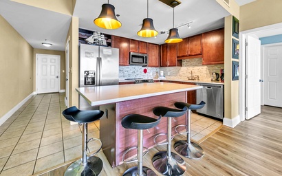 Laketown Wharf 1527 10