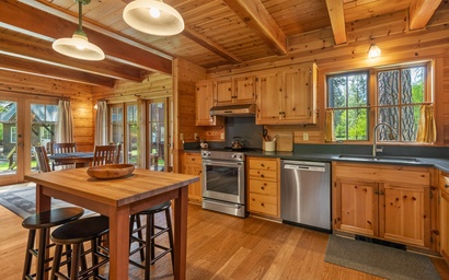 Metolius River Resort Cabin 12 - Fly Fishing & Hiking Retreat 5