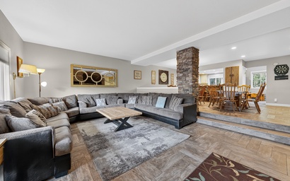 Peak Eleven | Walk to Giant Steps | Sleeps 20 2