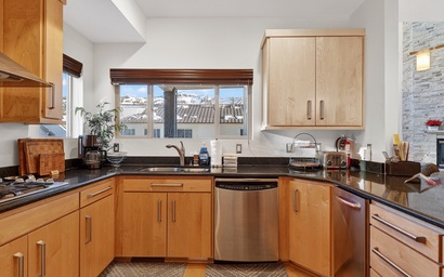 The Snowbird Nook | Cozy Brian Head Condo for Ski & Summer Fun 5