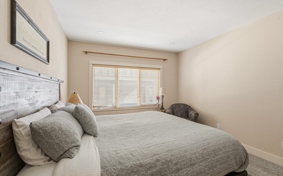 Ponderosa Sunset Retreat