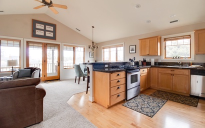 Riley`s Mountain View 3