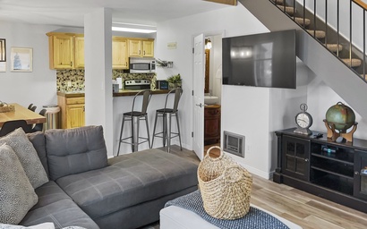 Cedar Village C107 | Great views from condo w/free winter shuttle 4