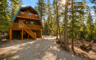 Roos Roost | Spacious 5BR Duck Creek Cabin Near Trails & Parks