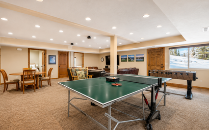 Ridge Top Lodge | Spacious 7BR Retreat near Skiing 2