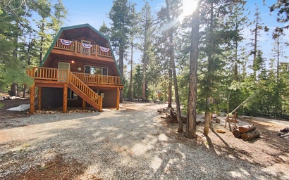 Roos Roost | Spacious 5BR Duck Creek Cabin Near Trails & Parks 4
