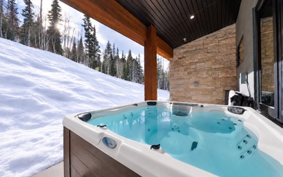Elevate Escape | Ski-In/Out Luxury | Private Hot Tub + Sauna 5