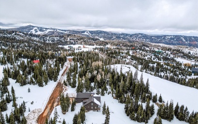 Ridge Top Lodge | Spacious 7BR Retreat near Skiing 6