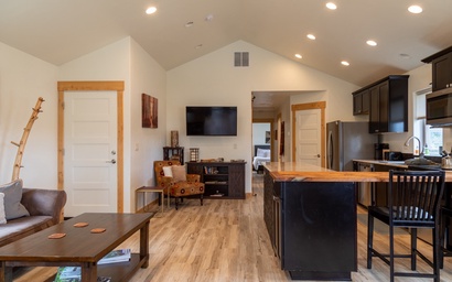 The Branches on Jefferson | Walk Sisters | Sleeps 10 4