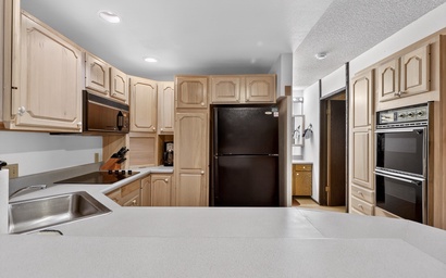 Brianwood Ski-In Condo Steps from Giant Steps Lift 5