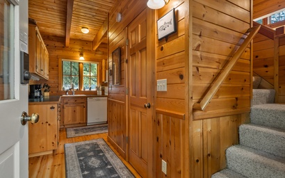 Metolius River Resort Cabin 2 – Nature Escape 3