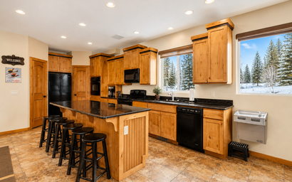Ridge Top Lodge | Spacious 7BR Retreat near Skiing 3