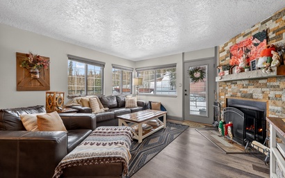 Giant Steps 12 Rustic Retreat ski in/out