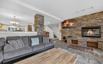 Peak Eleven | Walk to Giant Steps | Sleeps 20