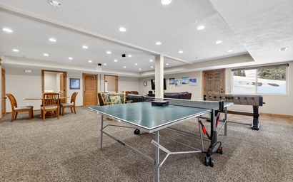 Ridge Top Lodge | Spacious 7BR Retreat near Skiing 3