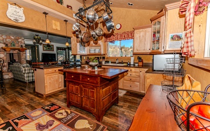 The Honky Tonk Cabin 5