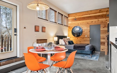 Jefferson Hideaway | Cozy Studio Sisters Retreat | Sleeps 4 2