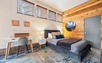 Jefferson Hideaway | Cozy Studio Sisters Retreat | Sleeps 4 4