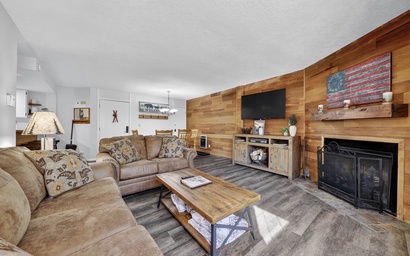 Giant Steps 68 ski in/out 2