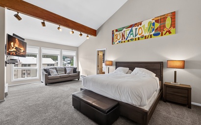 Peak Eleven | Walk to Giant Steps | Sleeps 20 3