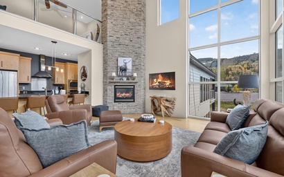 Slopes Loft | Walk to Giant Steps Ski Lifts 2