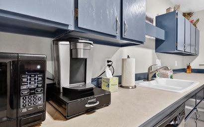 Snowy Peaks Haven | Walk to Slopes & Park 5