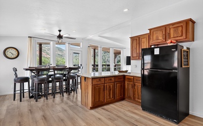 It's About Time - Luxury Off Grid Retreat 4