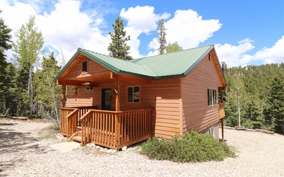 Cabin On The Rocks 3