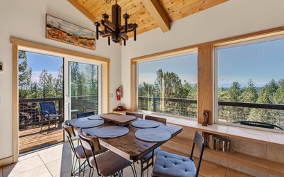 Cascade View Retreat | Mountain Views | Dog Friendly | Family Retreat 4