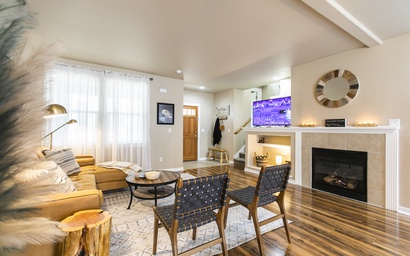 Featured Property Hiker`s Hideaway | Adventure Basecamp in Sisters | Fireplace + Garage