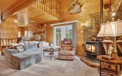 Uncle Jim's Cabin | 2 Cabins | Family + Dog Friendly 2