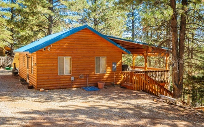 Strawberry Patch Retreat | Perfect for Couples 4