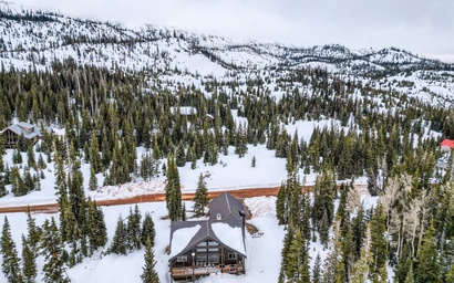 Ridge Top Lodge | Spacious 7BR Retreat near Skiing 5