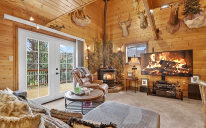 Uncle Jim's Cabin | 2 Cabins | Family + Dog Friendly