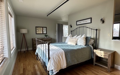 Sisters Retreat Upper 5