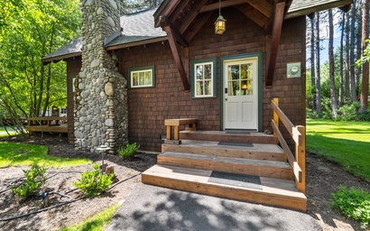 Metolius River Resort Cabin 12 - Fly Fishing & Hiking Retreat 2