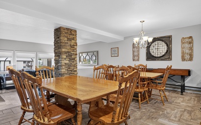 Peak Eleven | Walk to Giant Steps | Sleeps 20 5