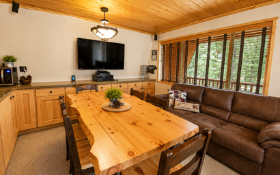 Roos Roost | Spacious 5BR Duck Creek Cabin Near Trails & Parks 4
