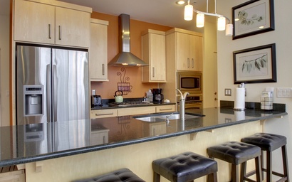 Slopes Loft | Walk to Giant Steps Ski Lifts 4