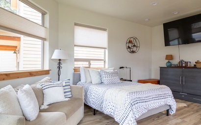 Branch A – Aspen Suite (Downstairs | Sleeps 4) 4