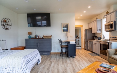 Branch A – Aspen Suite (Downstairs | Sleeps 4) 3