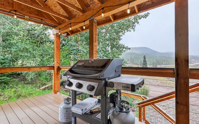 Ski Lee Retreat Brian Head Cabin | Hot Tub 3