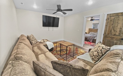 Crooked River 8 | Walk to Lifts + Hot Tub 4