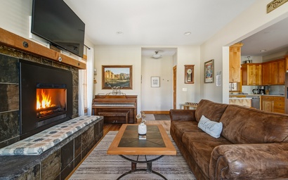 Pine Haven Retreat | Walk to Downtown & Pool 4