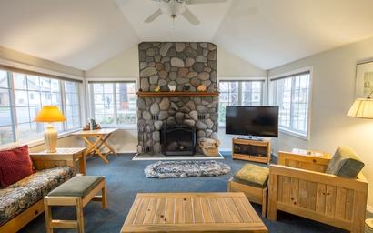 Pine Street Cottage 2