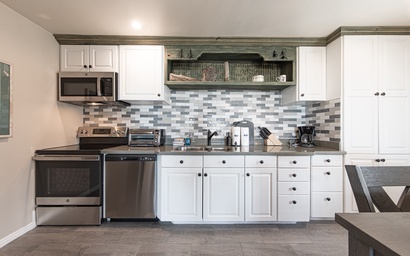 Cedar Village A208 | Ski-In Style Near Navajo & Giant Steps Lifts 2