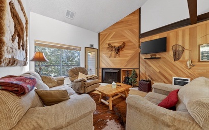 Brianwood Ski-In Condo Steps from Giant Steps Lift