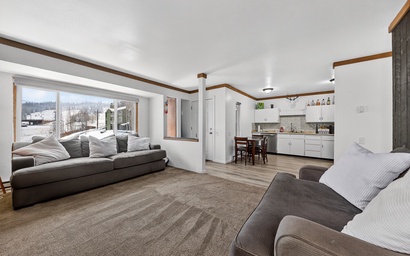 Alpine Getaway Steps from the Slopes 5