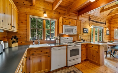 Metolius River Resort Cabin 2 – Nature Escape 4