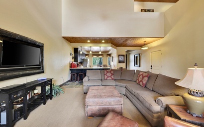 Crooked River 19 | Walk to Lifts + Hot Tub 3